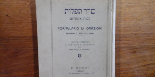 La storia di un libro di preghiera sfuggito ad Auschwitz