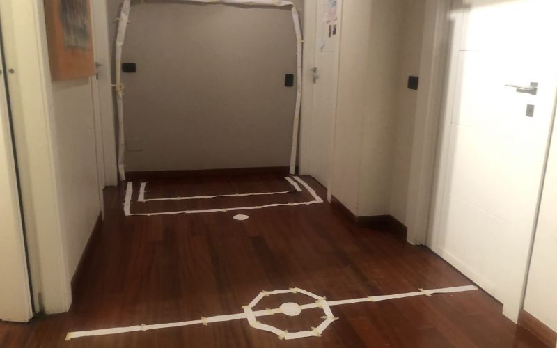 Porta nel corridoio